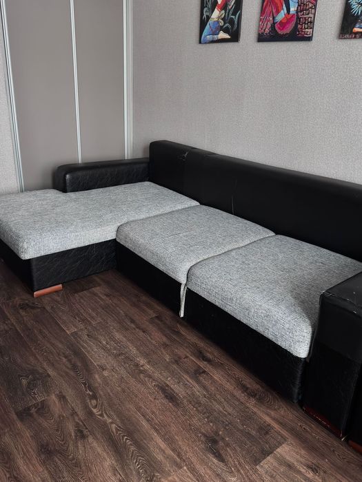 Продам угловой диван.