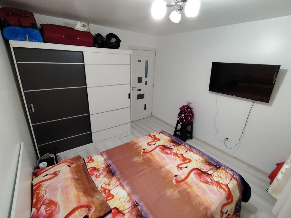Vând apartament cu 3 camere Et1