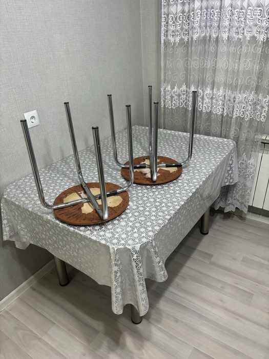 Продам кухонный стол