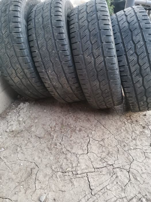 Vand 4 anvelope iarna 225/65/R16 C