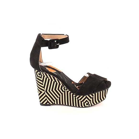 нови дамски сандали - номер 39