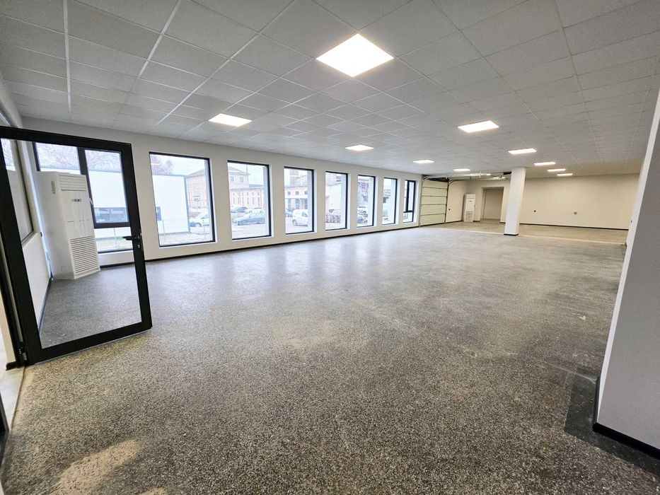 Продавам Производствена сграда в парцел два декара от Собственик