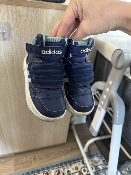 Кросовки и ботинки на мальчика