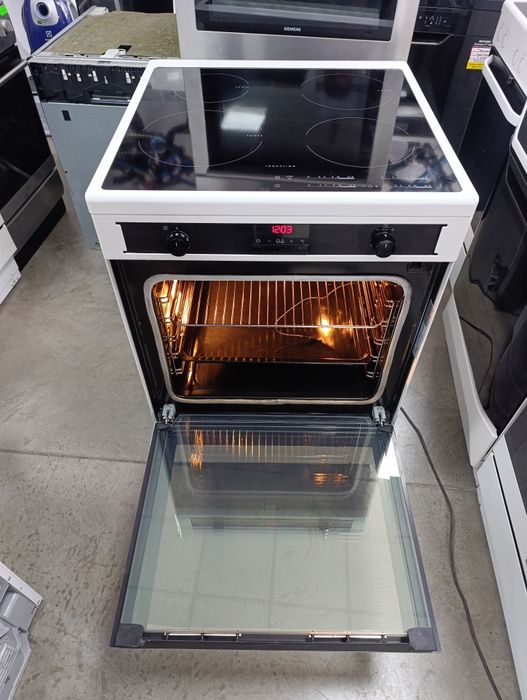 Готварска печка ELECTROLUX VOSS с индукционен плот