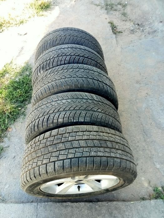 Продаётся Шины с дисками 225/55/р16 зимние