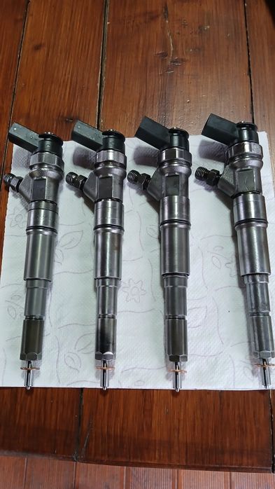 Injectoare 4 Bosch cu garanție e90