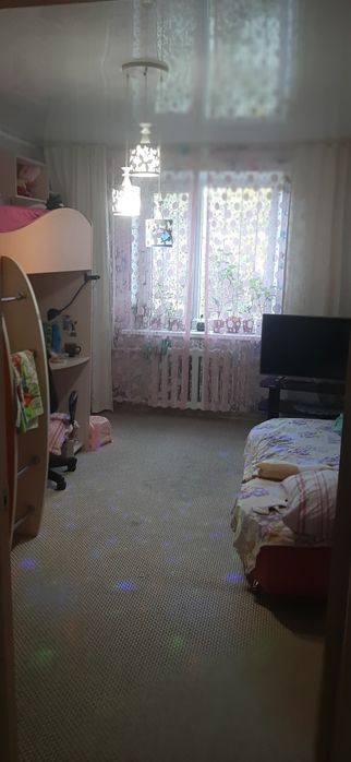 Продаю квартиру улучшенной планировки.