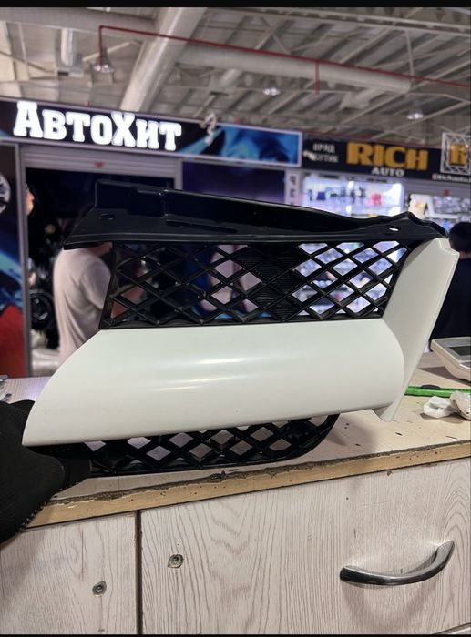 Решетка радиатора  митсубиси оутландер 03-06