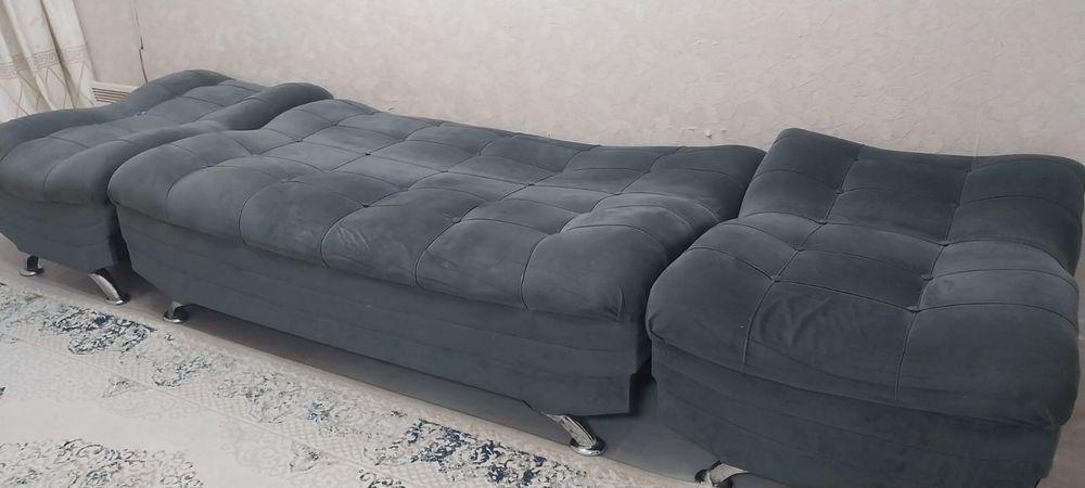 Продаётся диван двумя кресломи