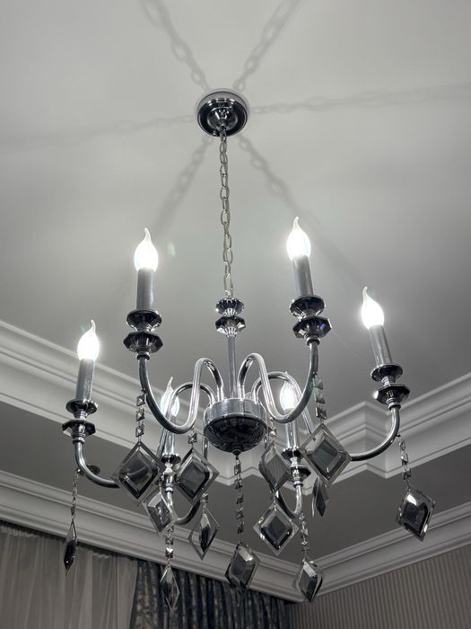 Люстры 2 разные