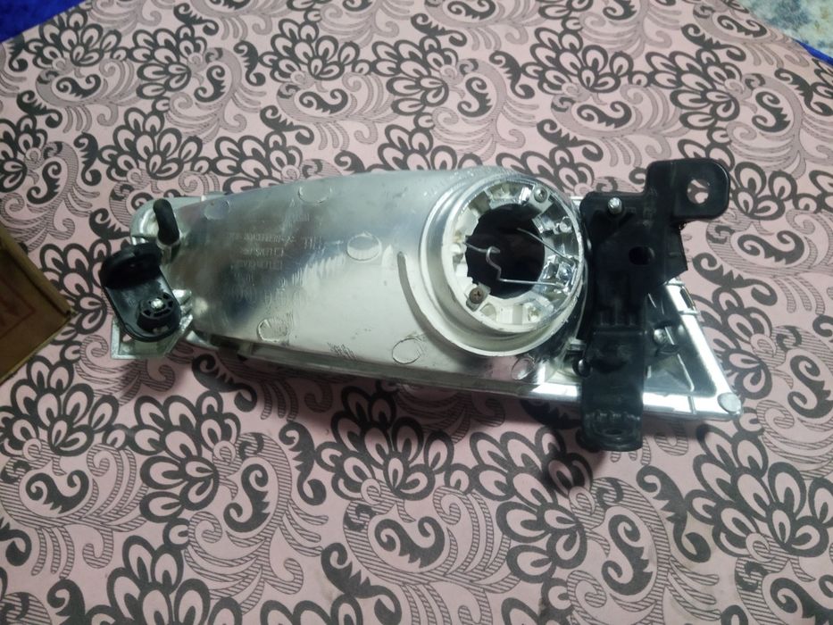 Продам фар 1 шт Камри 20