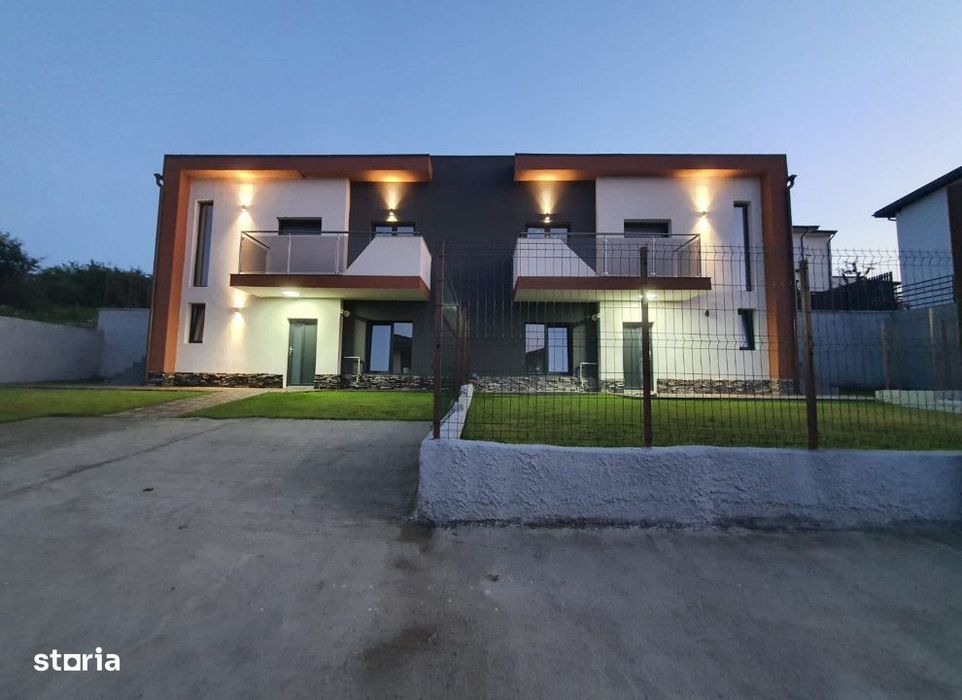Apartament tip duplex,80mp+30mp teren+2 parcari-Valea AdancaCod:154680