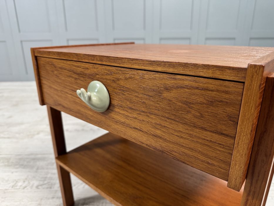 Нощно шкафче от 60-те Д908