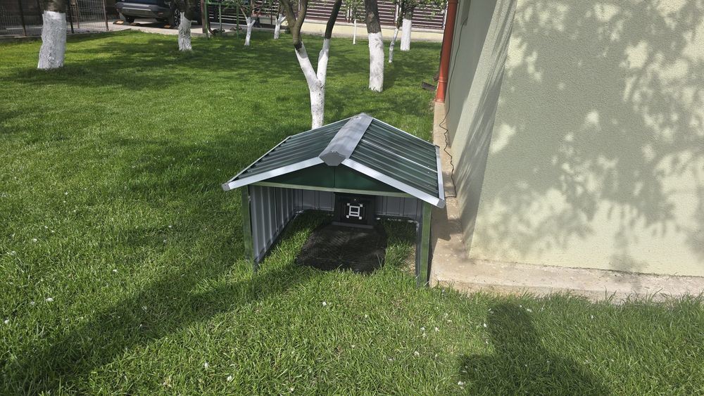 Garaj / șopron pentru robot de tuns gazon / iarba