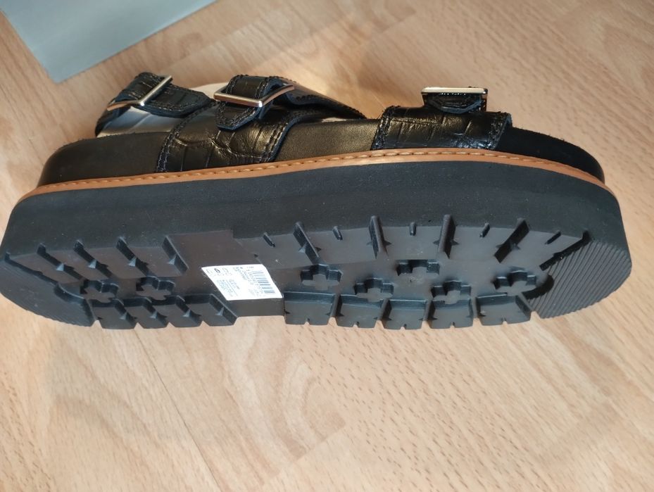 Нови дамски сандали Clarks 40