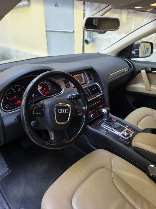 Audi q7 4.2d s- line