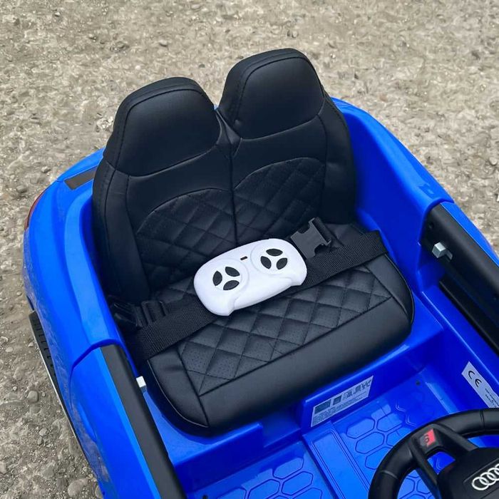 Masinuta electrica pentru copii, cu licenta Audi SQ8 70W 12V NOU