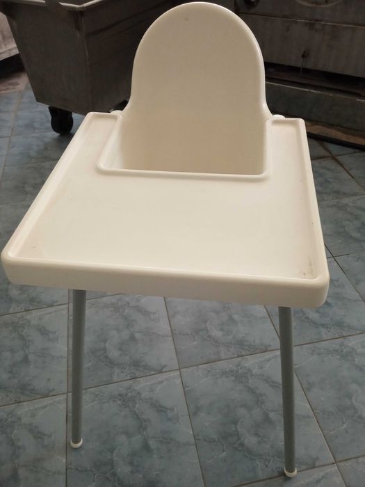 Столче за хранене , столче за кола и стойка за къпане