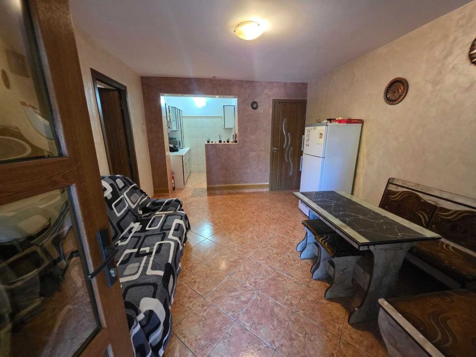 Proprietar - Apartament cu 2 camere *la casa* Nicolina
