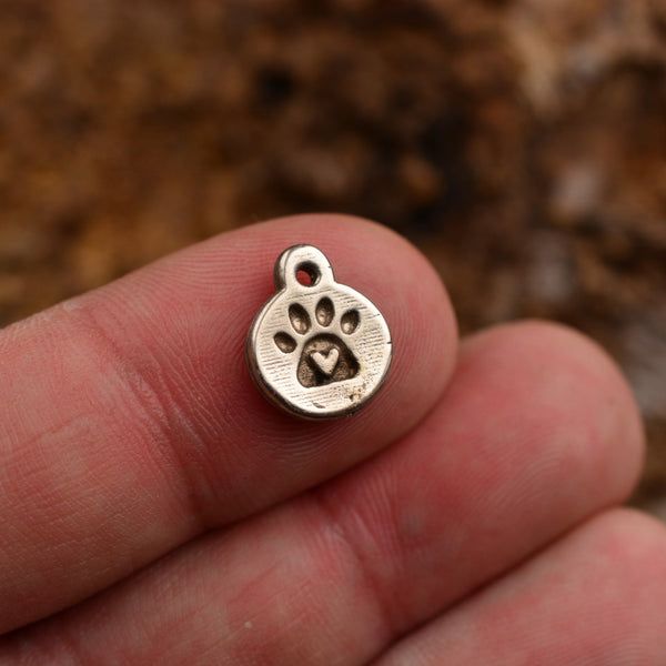 Сребърен медальон 925 „Лапа с Сърце“ | Амулет на любовта към животните