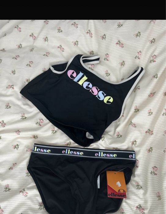 costum de baie nou cu eticheta