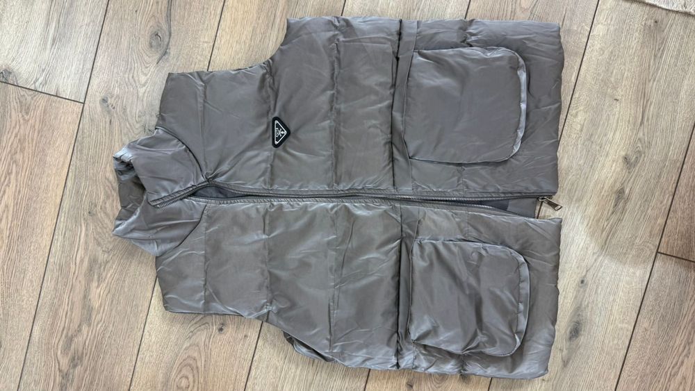 Продам безрукавка б/у