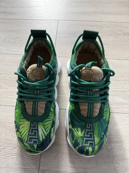 Versace chain reaction