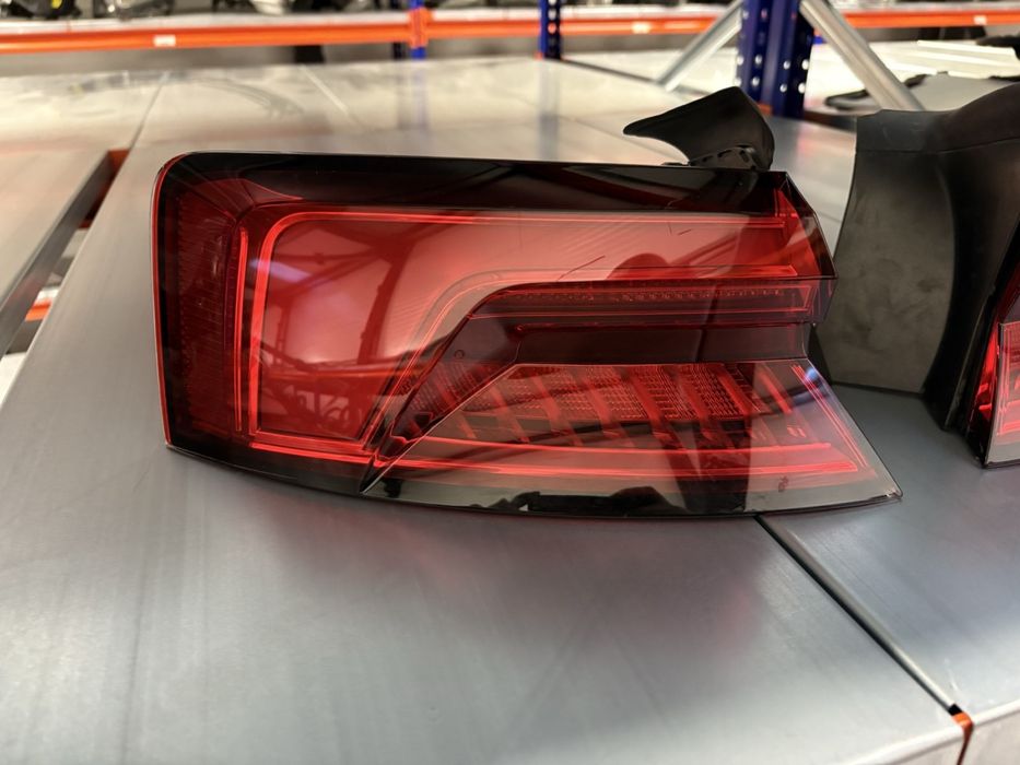 Audi A5 8W Matrix ляв фар/ Matrix стопове