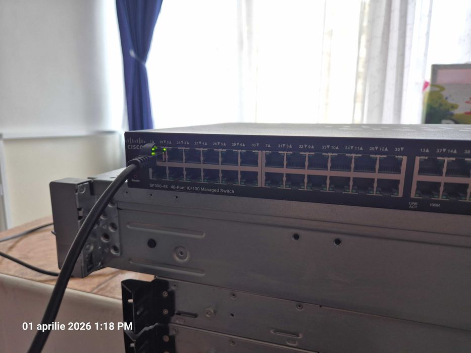 Switch Cisco SF300-48p