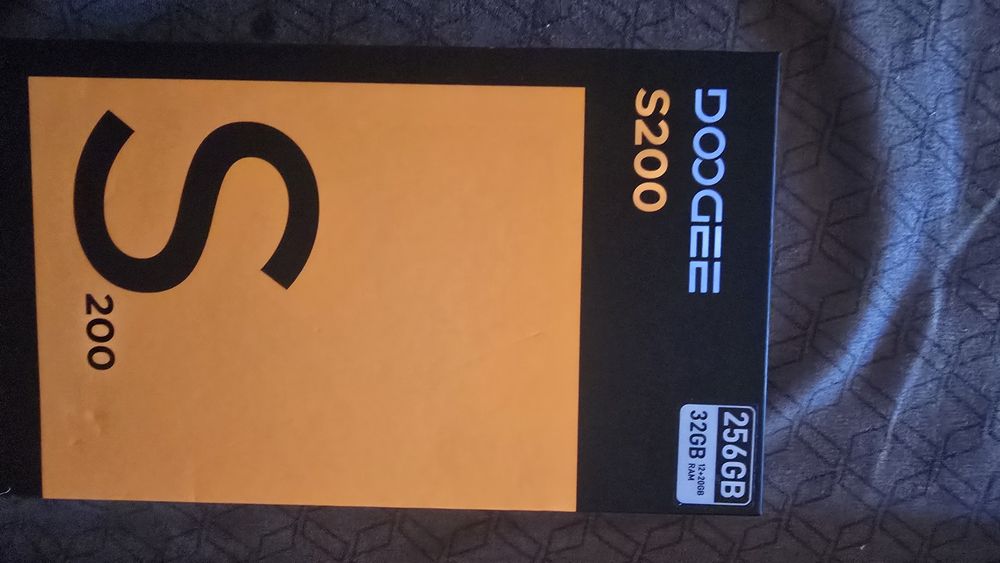 Doogee S200 Nou 820 roni 32 cu 256 giga Baterie 10500 mh