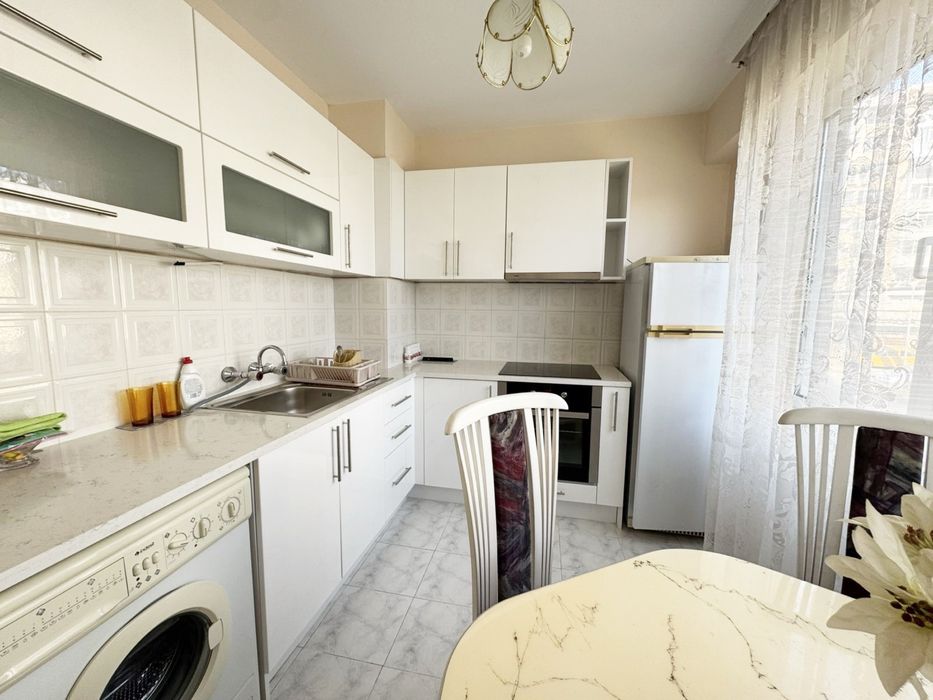 Продава се Тристаен апартамент в Велико Търново, Бузлуджа - 82 кв.м за 1330 €/кв.м - Снимка #1