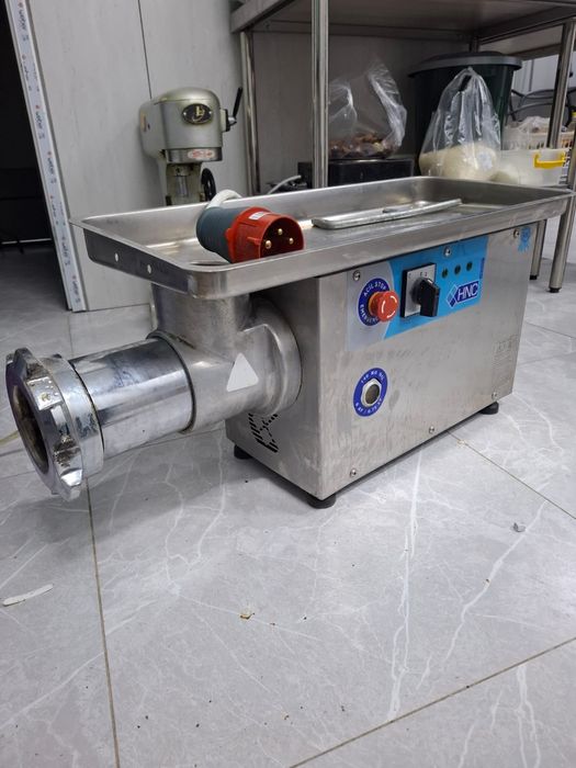 Продаётся мясорубка производственная