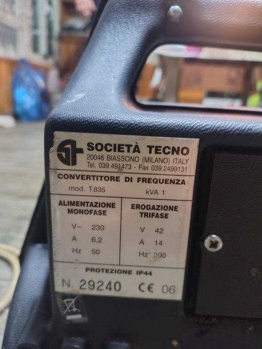 Vibrator beton profesional cu convertizor de frecvență – Società Tecno