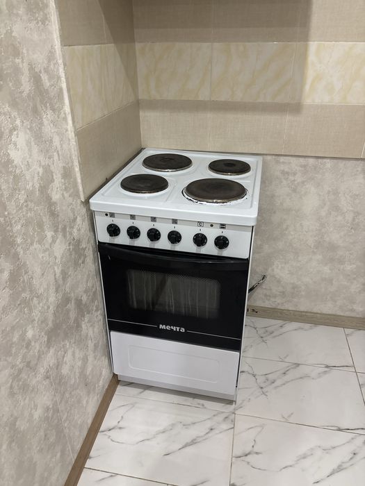 Продается электронная плита с духовкой