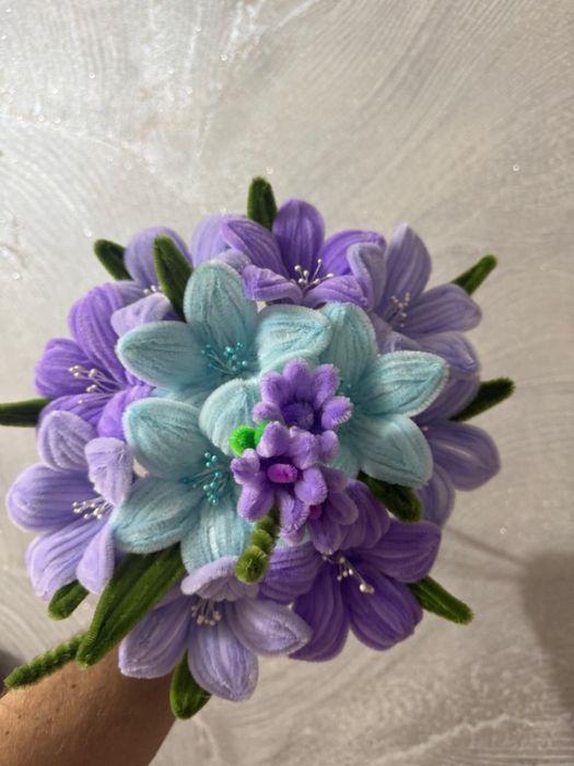 Букеты и цветы из пушистой проволоки