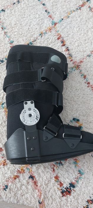 orteza reglabila - utilizata 1 luna.