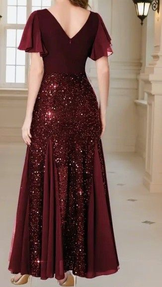 Продам вечерние платья