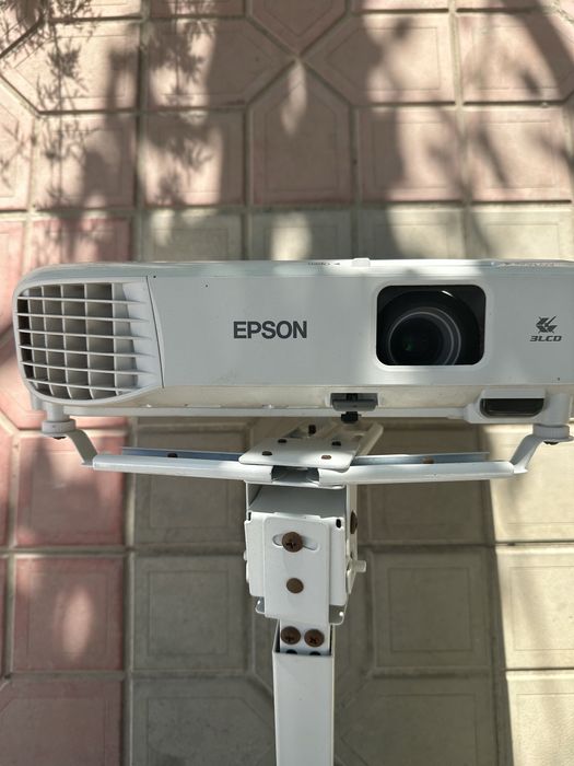 Проектор EPSON - EB-X500 срочно сотилади