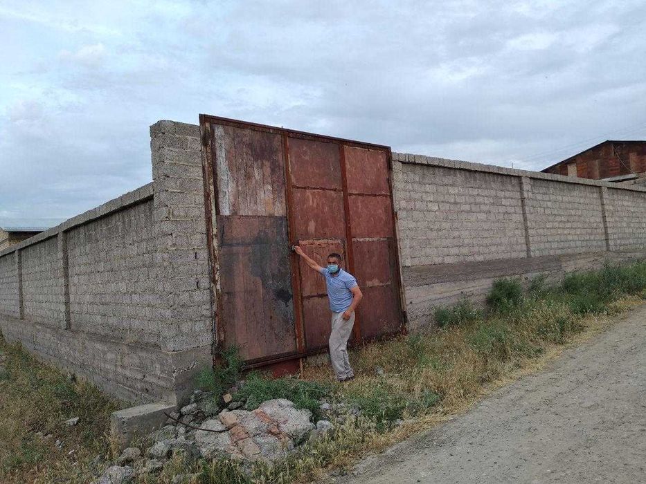 Қурилиши тугалланмаган 8-сотихли ховли