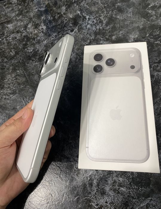 Продам Айфон 17 про макс