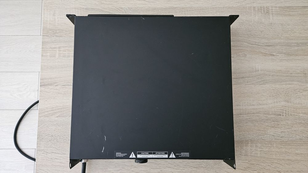 Vand amplificator L-ACOUSTICS LA8, in stare perecta. Ocazie unica!!!