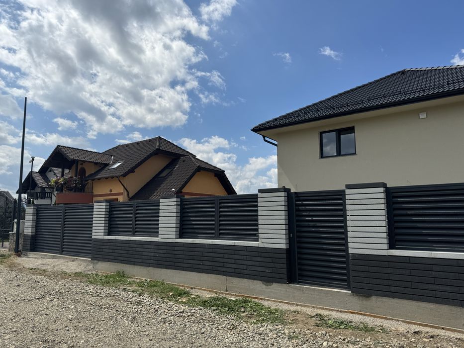 Porti , garduri, balustrade, balcoane