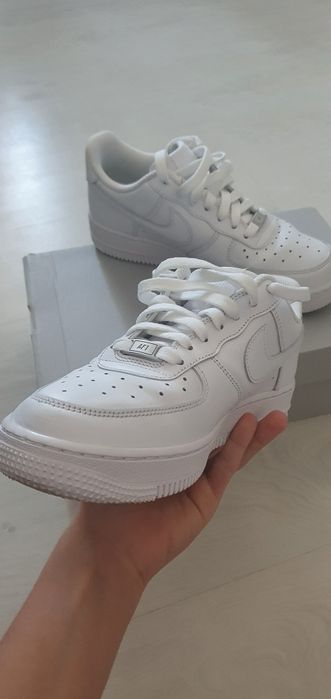 Vând Air force 1 albi