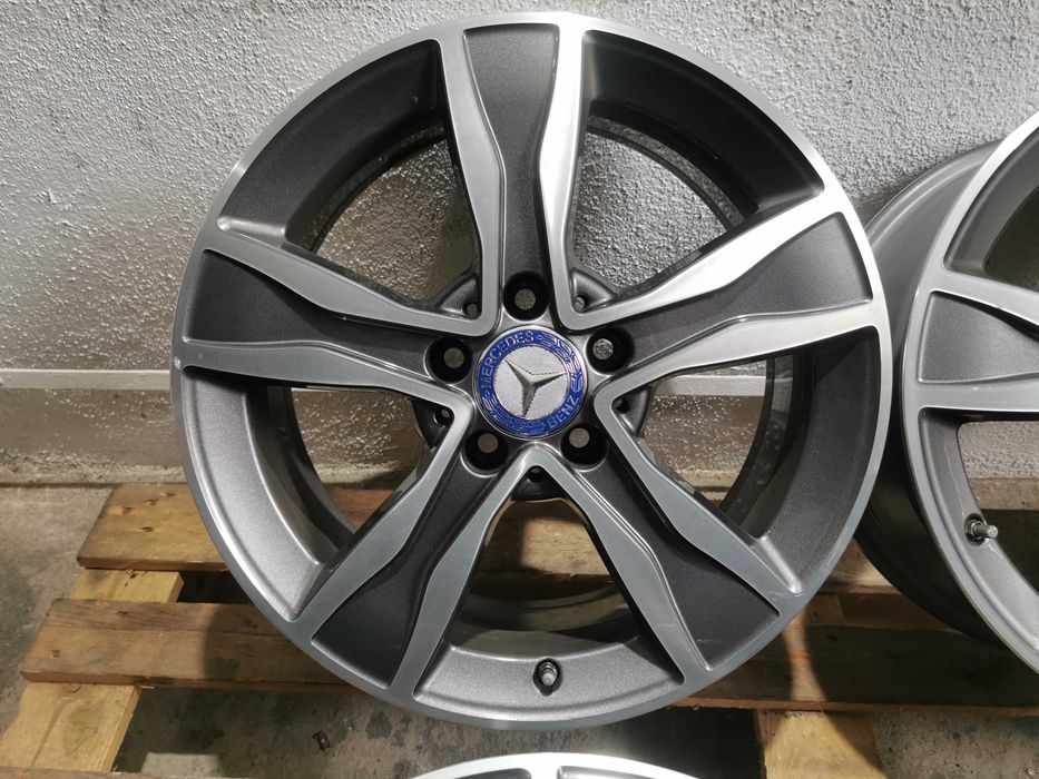 Jante Originale Mercedes C-class R 17 .