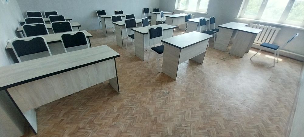 Yangi parta stullar sotiladi