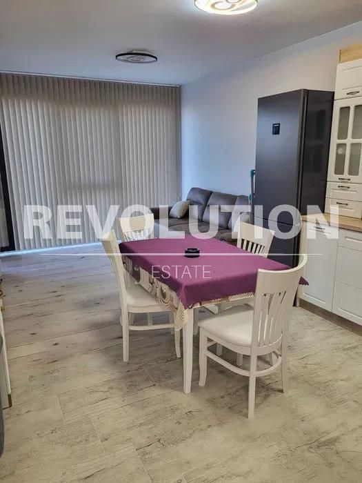 Дава се под наем Двустаен апартамент в Варна, м-т Траката - 66 кв.м за 600 € - Снимка #1