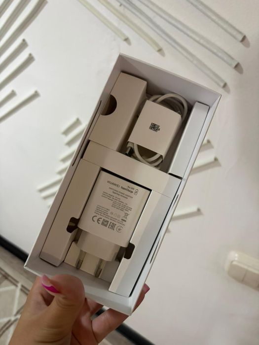 Продам Huawei 11 i отлиный смартфон………………………….