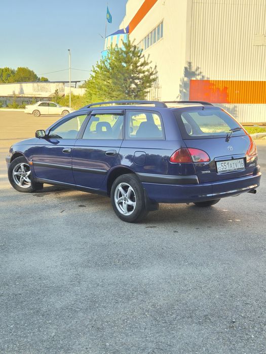 Продам тойота авенсис