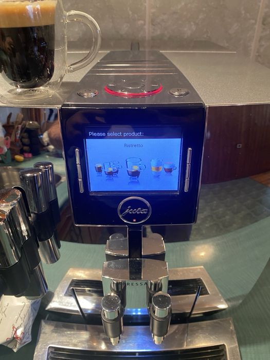 Каферобот Jura Impressa J9