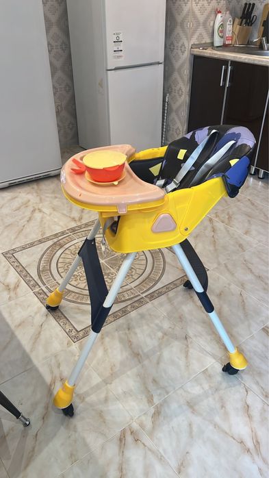 Детский стульчик для кормления